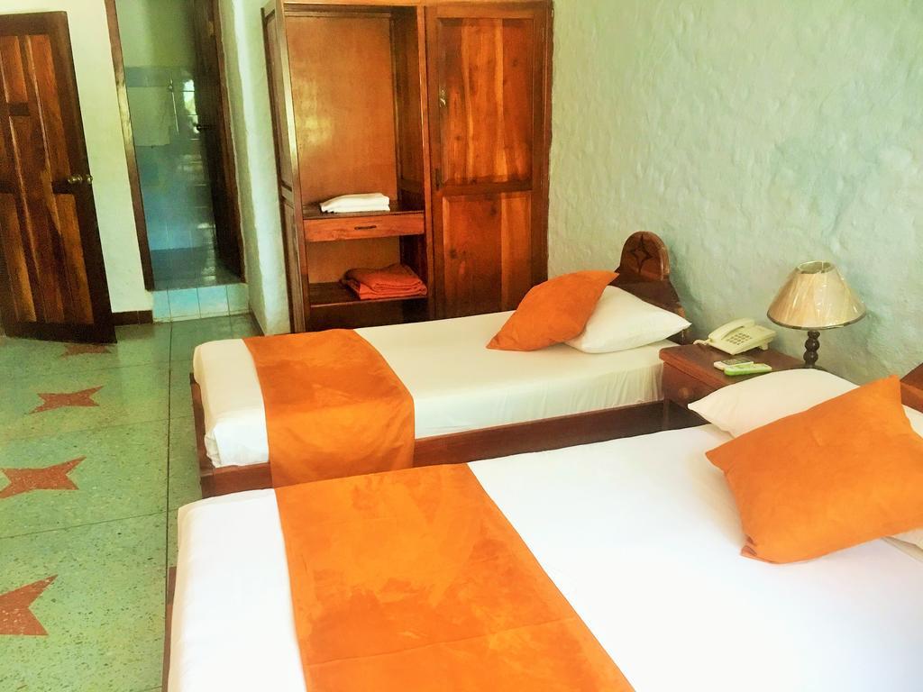 Hostal Estrella De Mar Puerto Ayora  Rum bild
