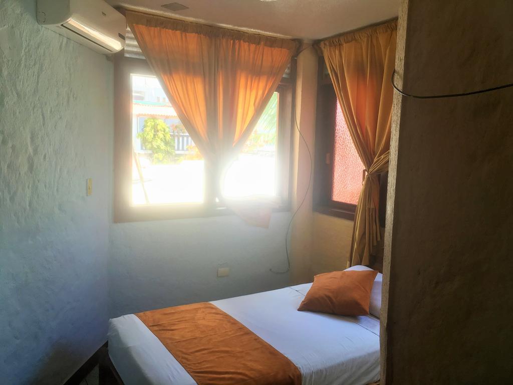 Hostal Estrella De Mar Puerto Ayora  Rum bild