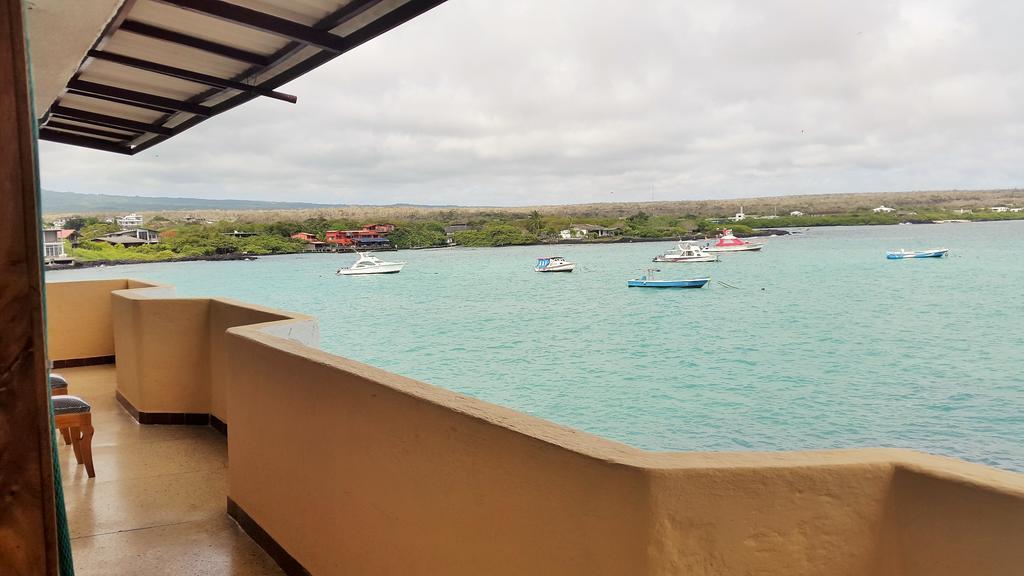 Hostal Estrella De Mar Puerto Ayora  Exteriör bild