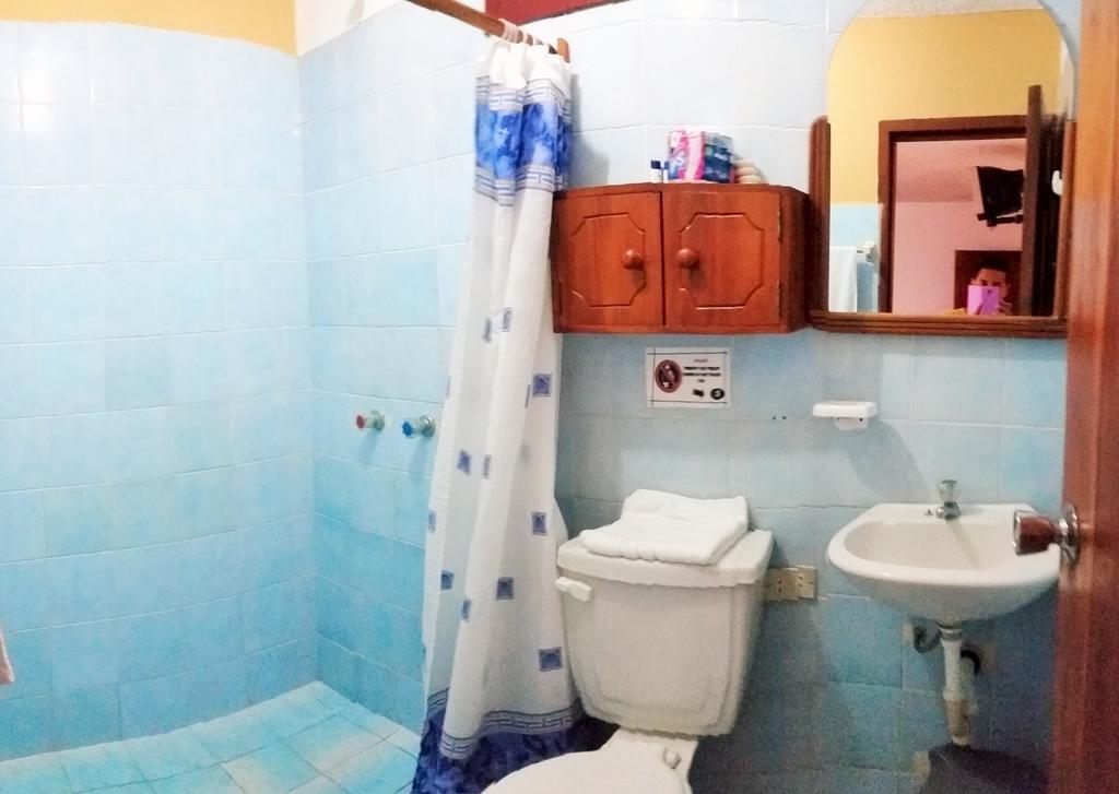 Hostal Estrella De Mar Puerto Ayora  Exteriör bild