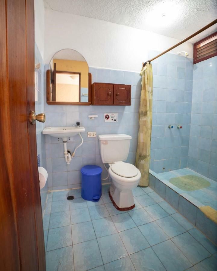 Hostal Estrella De Mar Puerto Ayora  Exteriör bild