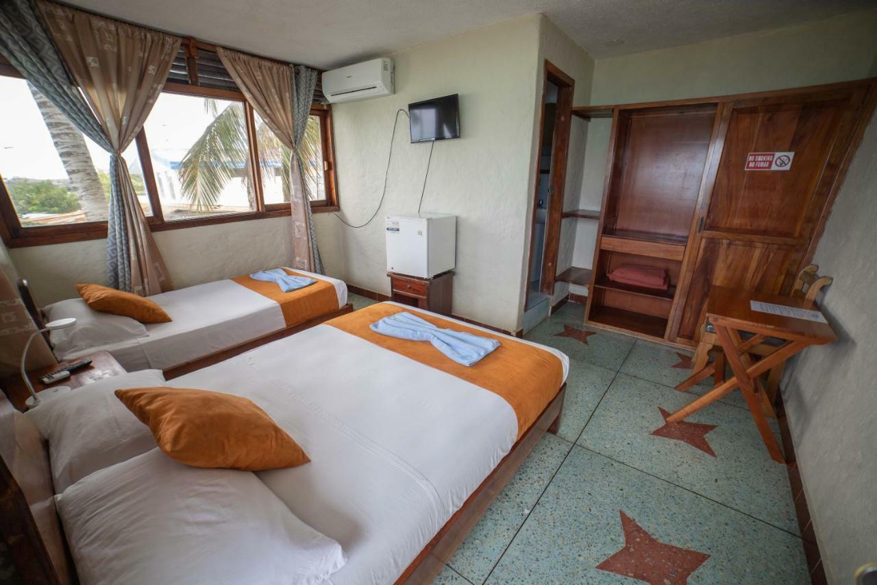 Hostal Estrella De Mar Puerto Ayora  Exteriör bild