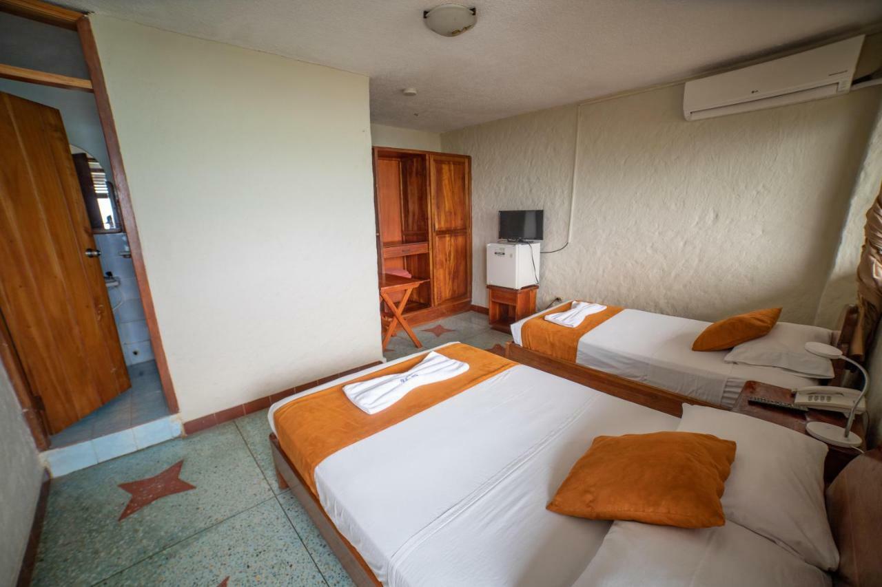 Hostal Estrella De Mar Puerto Ayora  Exteriör bild