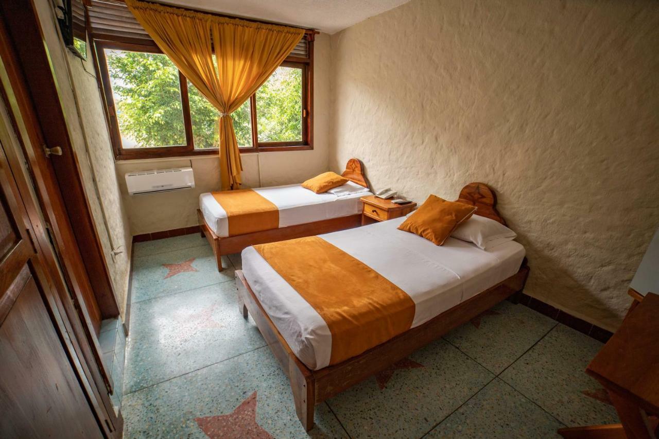 Hostal Estrella De Mar Puerto Ayora  Exteriör bild